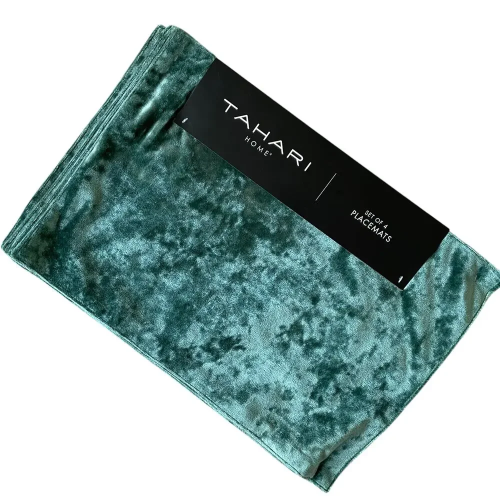 Tahari Green Velvet Velour Placemats Set of 4 Christmas Holiday 13x18 New